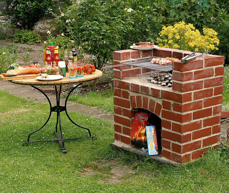 Gartengrill selbst mauern – Anleitung für deinen Grillplatz