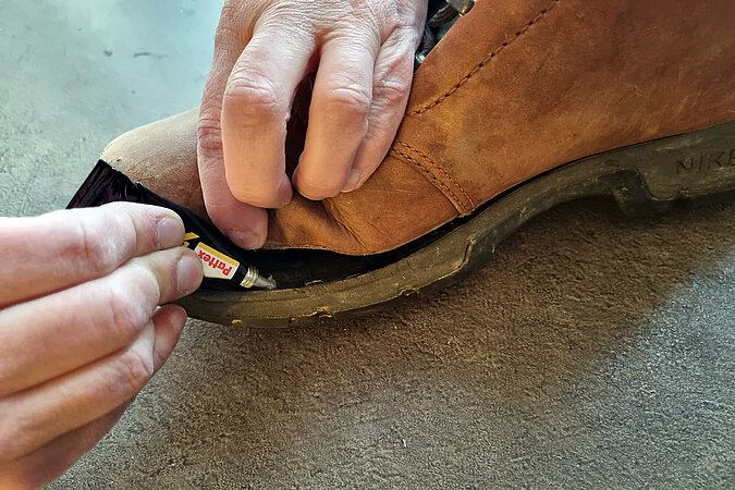 Schuhe kleben statt wegschmeißen