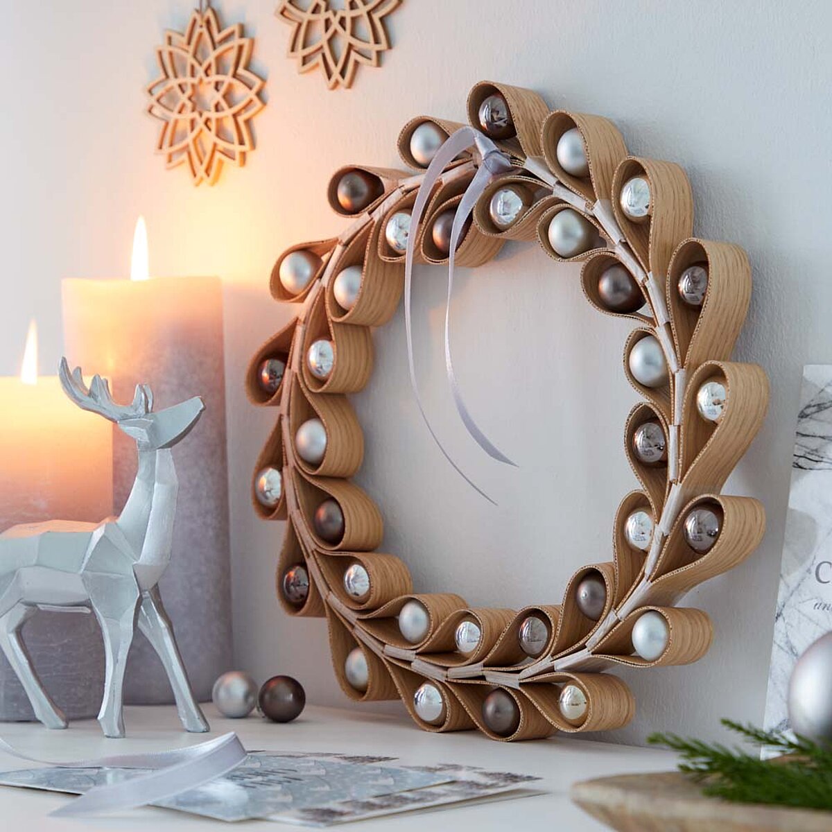 Glänzenden Türkranz für Weihnachten basteln