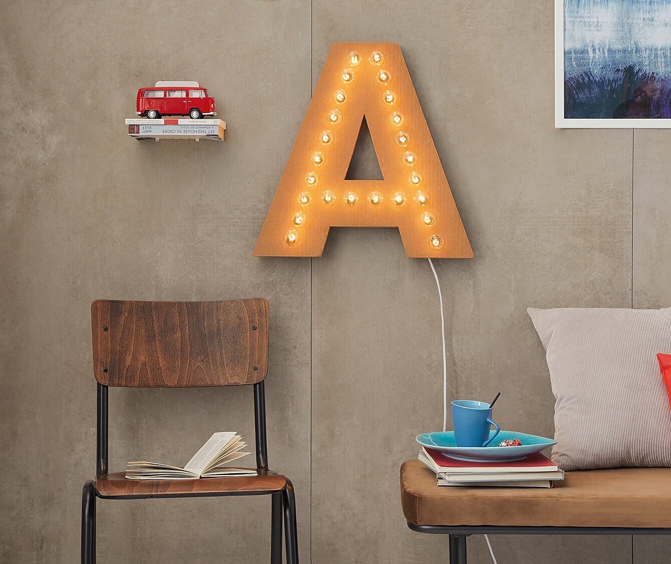 Leuchtbuchstaben selber machen: DIY-Wanddeko mit Licht