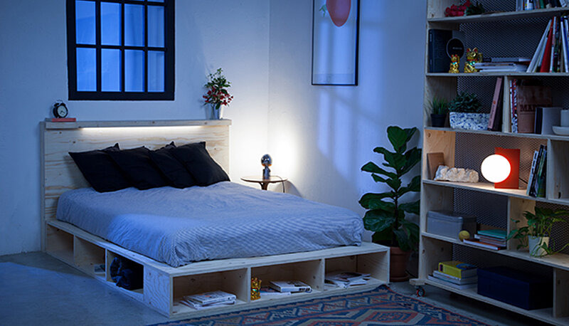 Bett mit Stauraum