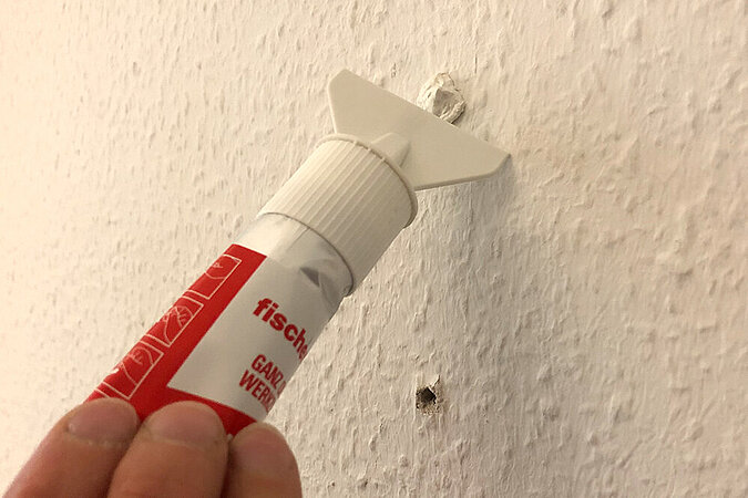 Reparaturspachtel Raufaser Löcher