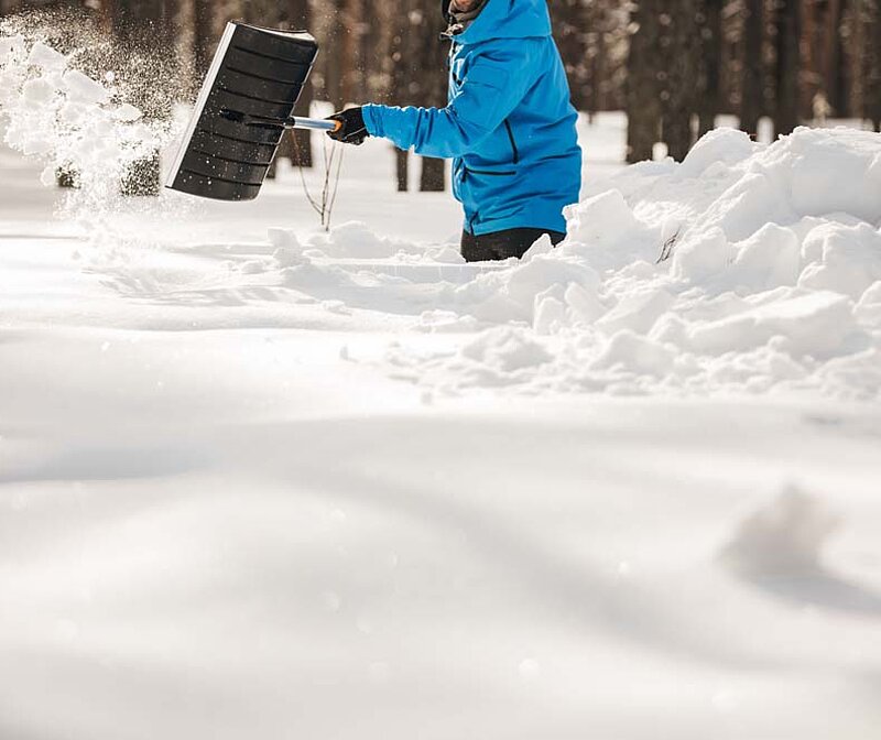 Schnee räumen Schneeschippe