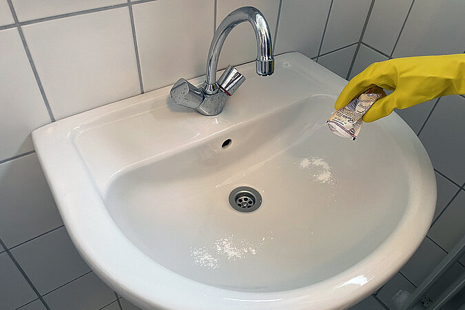 Bad reinigen mit System Tipps Bilder